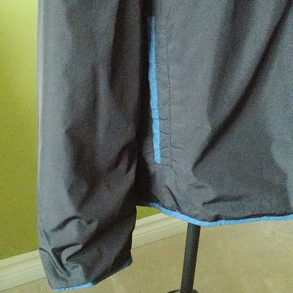 Tommy Hilfiger, XXL, REVERSIBLE Jacket. GREAT CONDITION - Picture 8 of 11